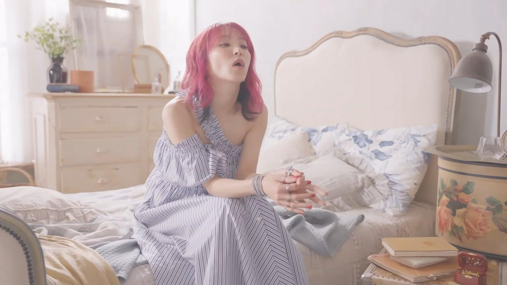 LiSA「サプライズ」